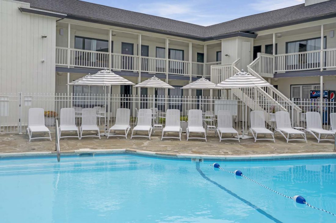 Poolside seating