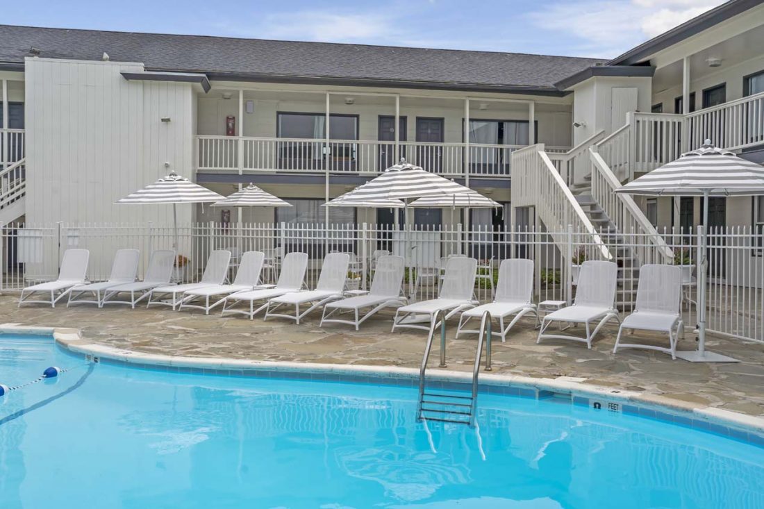 A Wave Inn grounds in Montauk